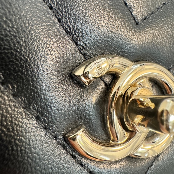 Chanel Black Chevron Mini Bag - Picture 4 of 15